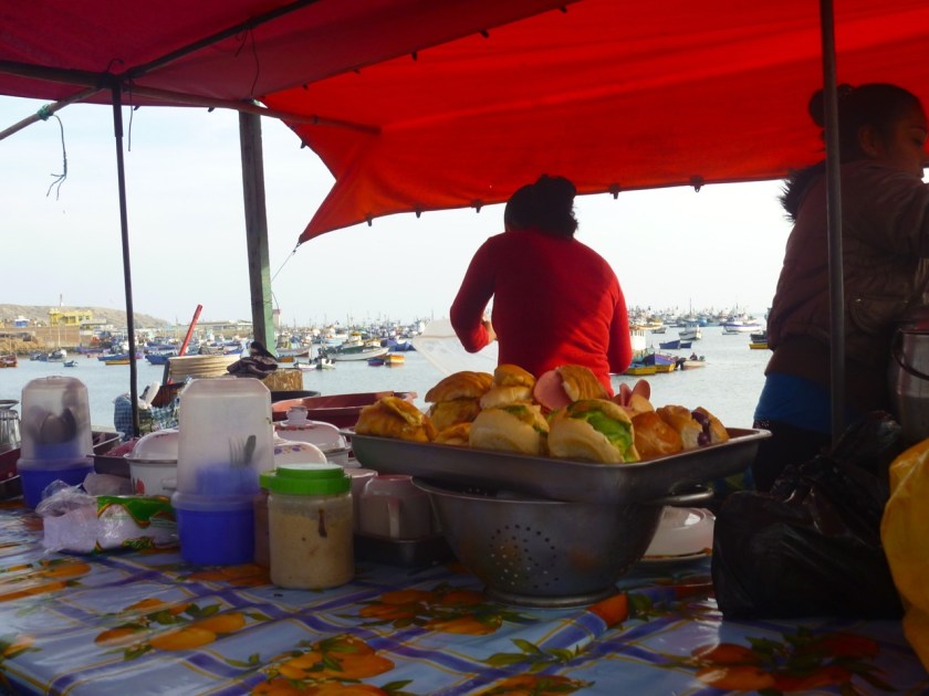 Frühstück im Hafen